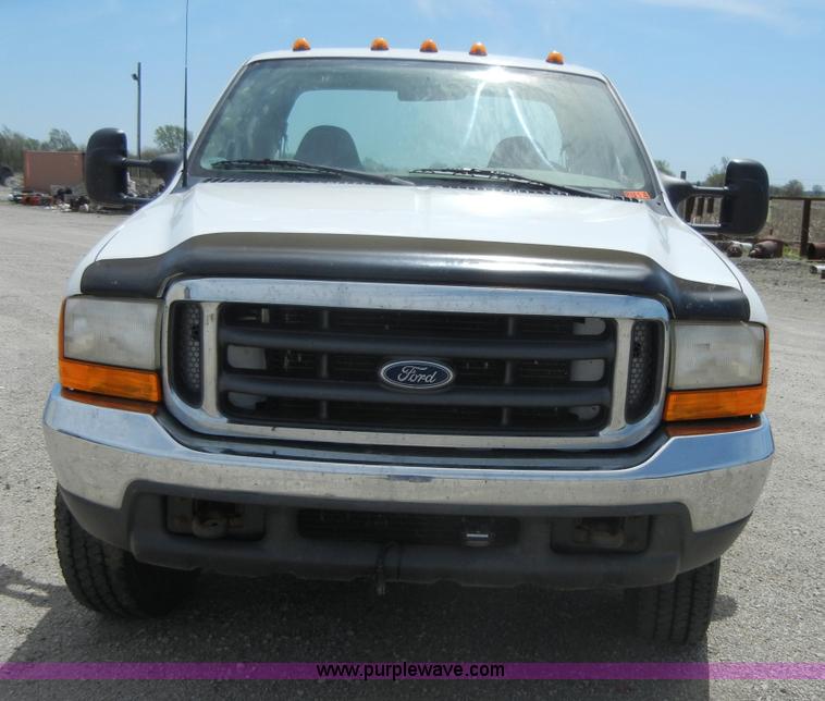 image for item 4852 1999 Ford F350 Super Duty pickup truck