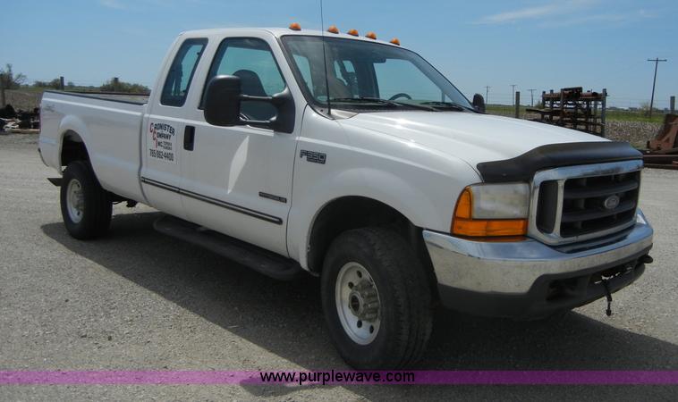 image for item 4852 1999 Ford F350 Super Duty pickup truck