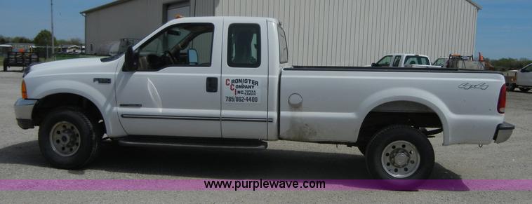 image for item 4852 1999 Ford F350 Super Duty pickup truck