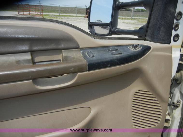 image for item 4852 1999 Ford F350 Super Duty pickup truck