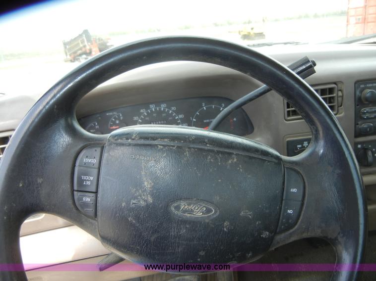 image for item 4852 1999 Ford F350 Super Duty pickup truck