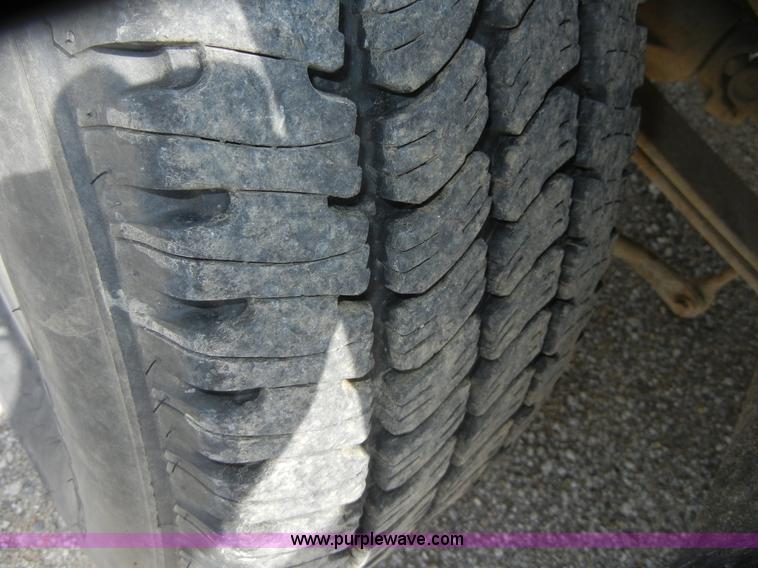 image for item 4852 1999 Ford F350 Super Duty pickup truck