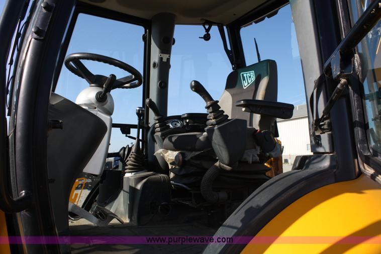 image for item 4880 2006 JCB 214 backhoe