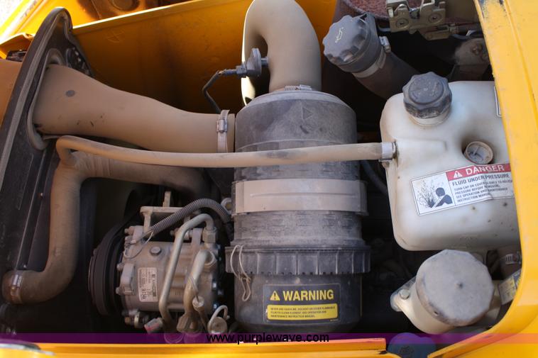 image for item 4880 2006 JCB 214 backhoe