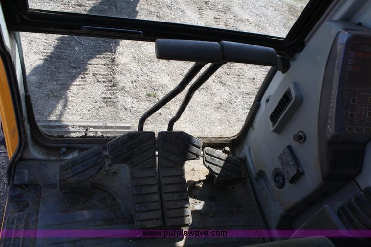 image for item 4882 2006 Hyundai 140 LC7 excavator