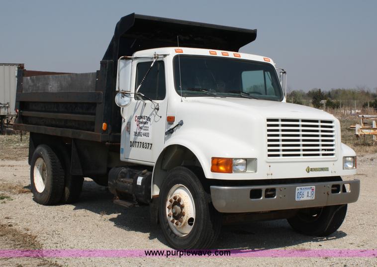 image for item 4887 1992 International 4900 dump truck