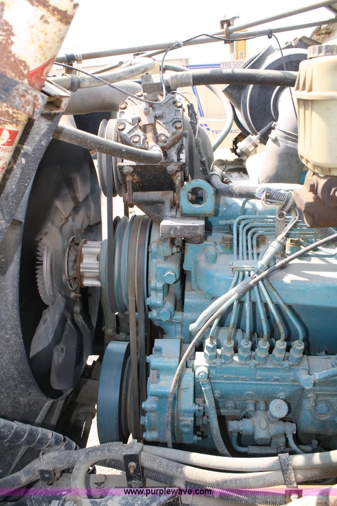 image for item 4887 1992 International 4900 dump truck