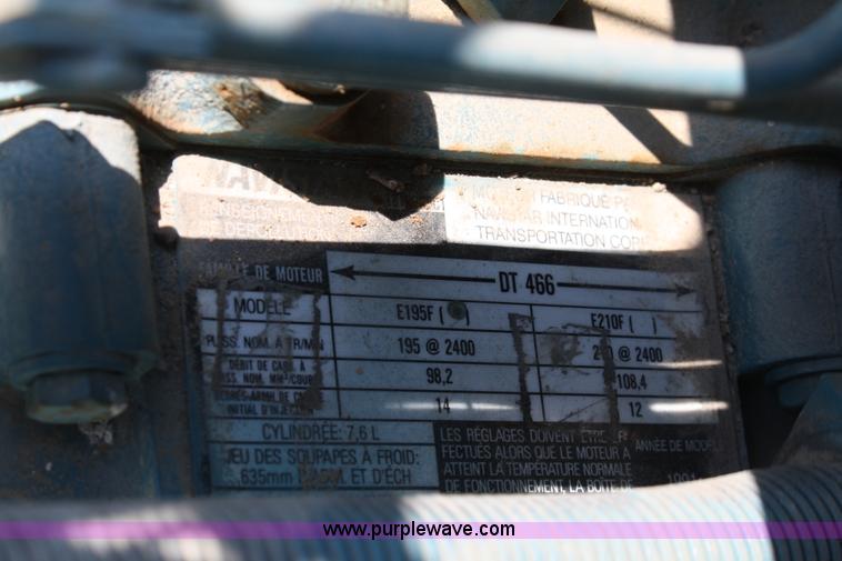 image for item 4887 1992 International 4900 dump truck