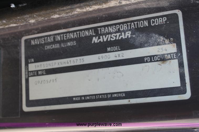 image for item 4887 1992 International 4900 dump truck