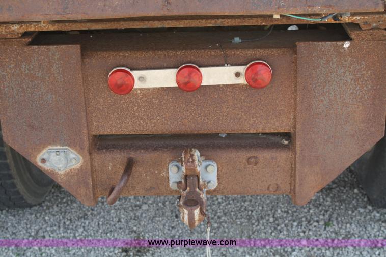 image for item 4887 1992 International 4900 dump truck