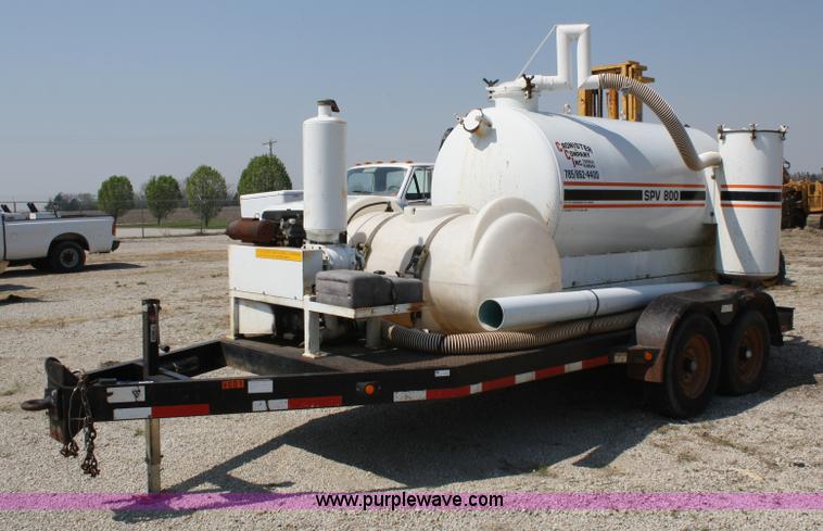 image for item 4888 2000 Maxey SPV 800 vac unit on trailer