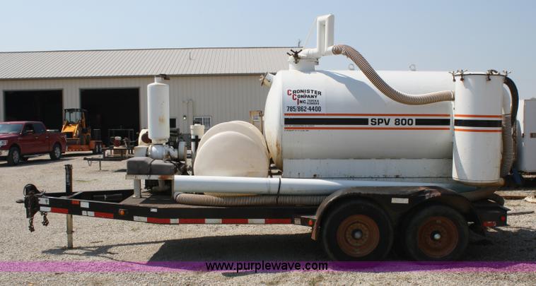 image for item 4888 2000 Maxey SPV 800 vac unit on trailer