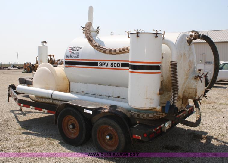 image for item 4888 2000 Maxey SPV 800 vac unit on trailer