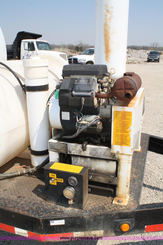 image for item 4888 2000 Maxey SPV 800 vac unit on trailer