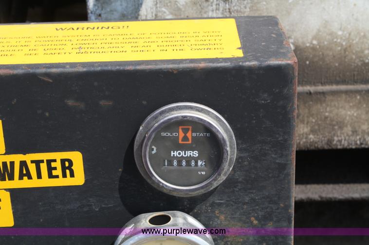 image for item 4888 2000 Maxey SPV 800 vac unit on trailer