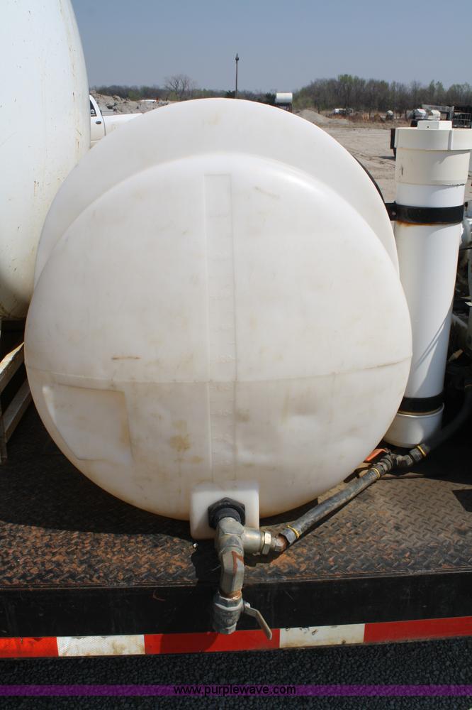 image for item 4888 2000 Maxey SPV 800 vac unit on trailer