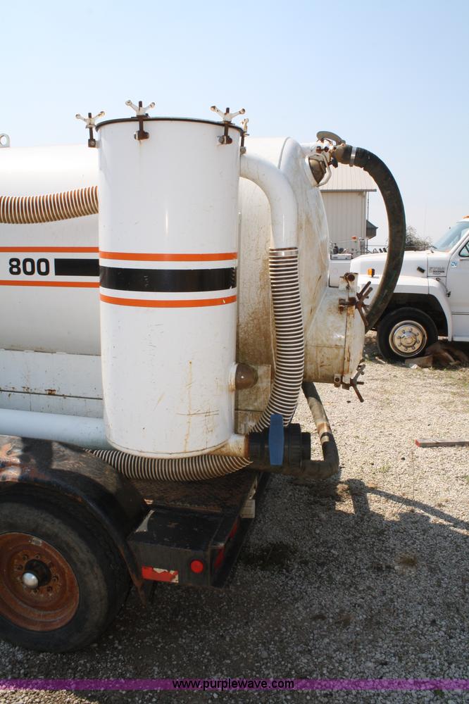 image for item 4888 2000 Maxey SPV 800 vac unit on trailer