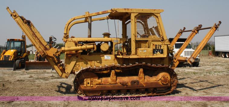 image for item 4889 1972 Caterpillar D7F dozer
