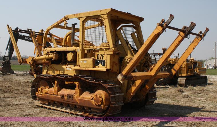image for item 4889 1972 Caterpillar D7F dozer
