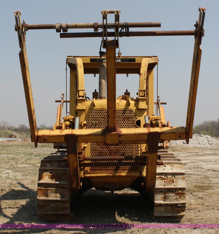 image for item 4889 1972 Caterpillar D7F dozer