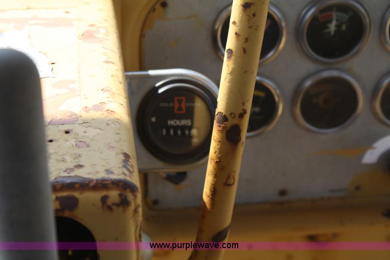 image for item 4889 1972 Caterpillar D7F dozer