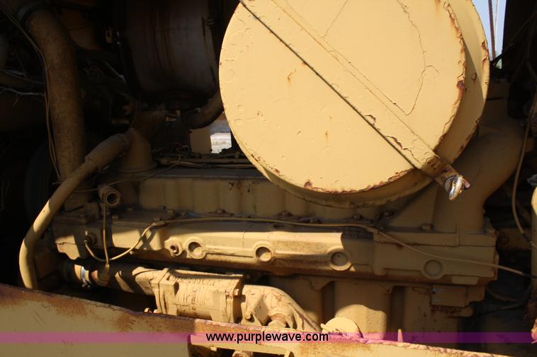 image for item 4889 1972 Caterpillar D7F dozer