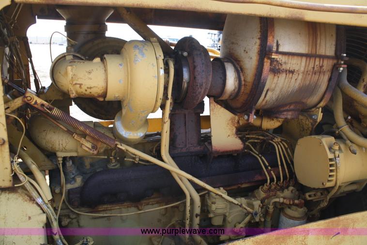image for item 4889 1972 Caterpillar D7F dozer