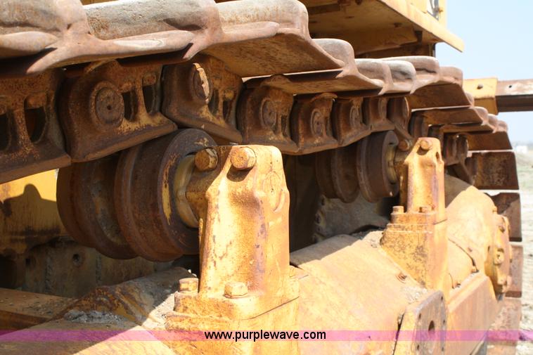 image for item 4889 1972 Caterpillar D7F dozer