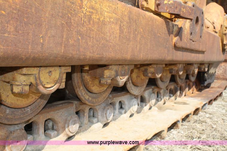 image for item 4889 1972 Caterpillar D7F dozer