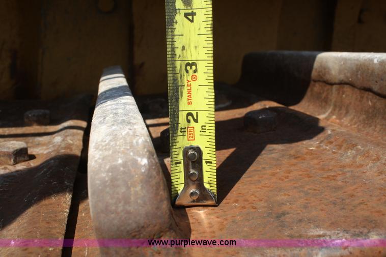 image for item 4889 1972 Caterpillar D7F dozer