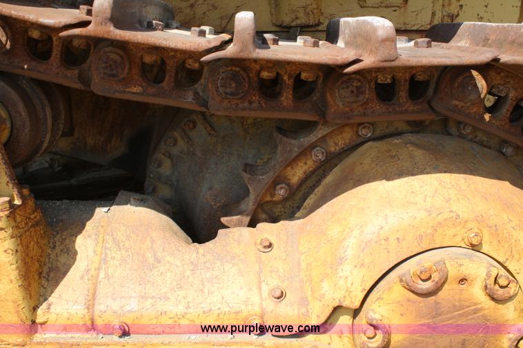 image for item 4889 1972 Caterpillar D7F dozer