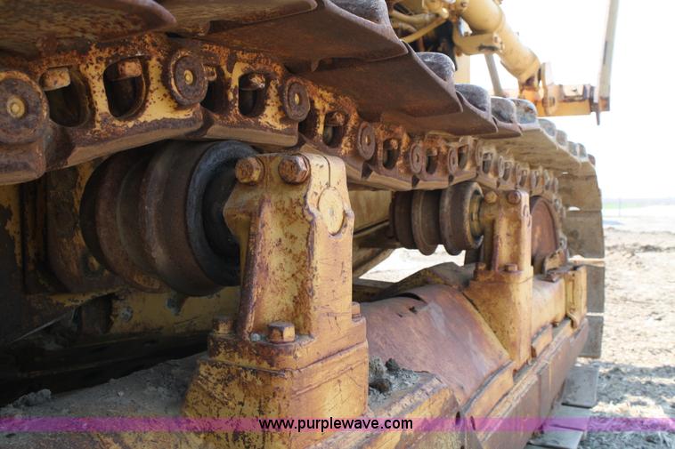 image for item 4889 1972 Caterpillar D7F dozer