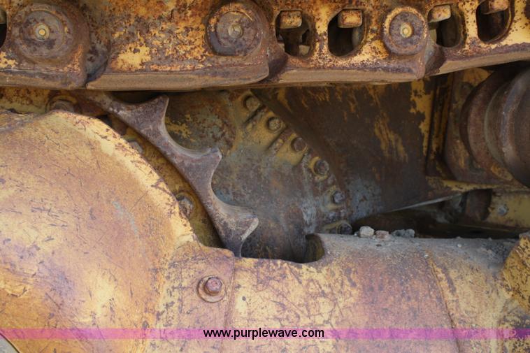image for item 4889 1972 Caterpillar D7F dozer