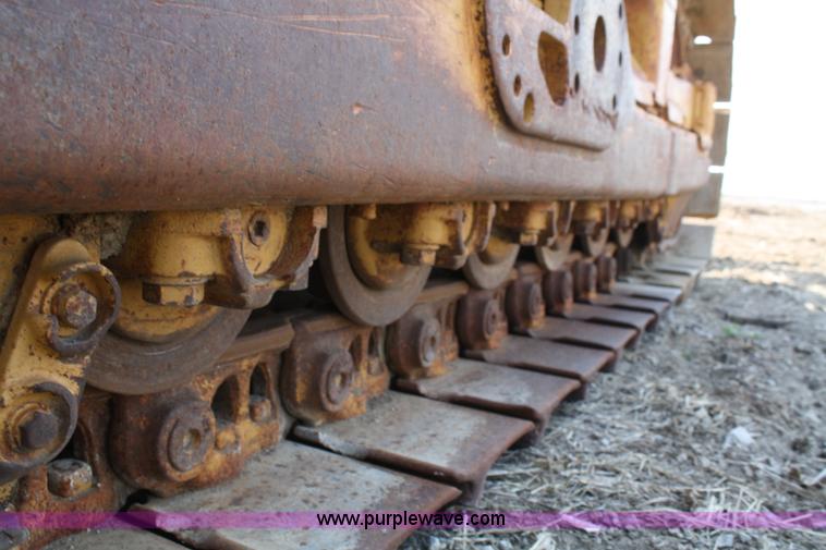 image for item 4889 1972 Caterpillar D7F dozer