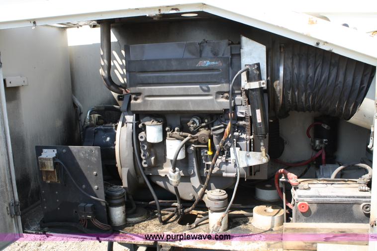 image for item 4890 1998 Terex TB50 boom lift