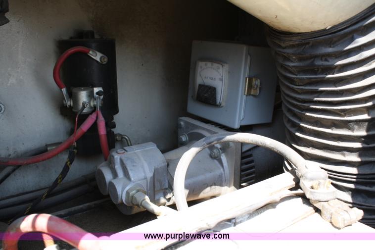 image for item 4890 1998 Terex TB50 boom lift