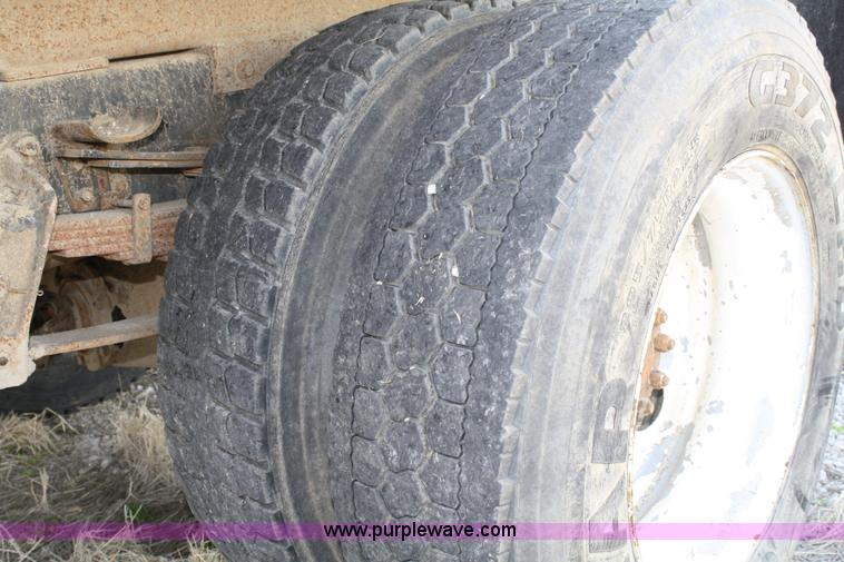 image for item 4891 1990 Vermeer T600D rock saw