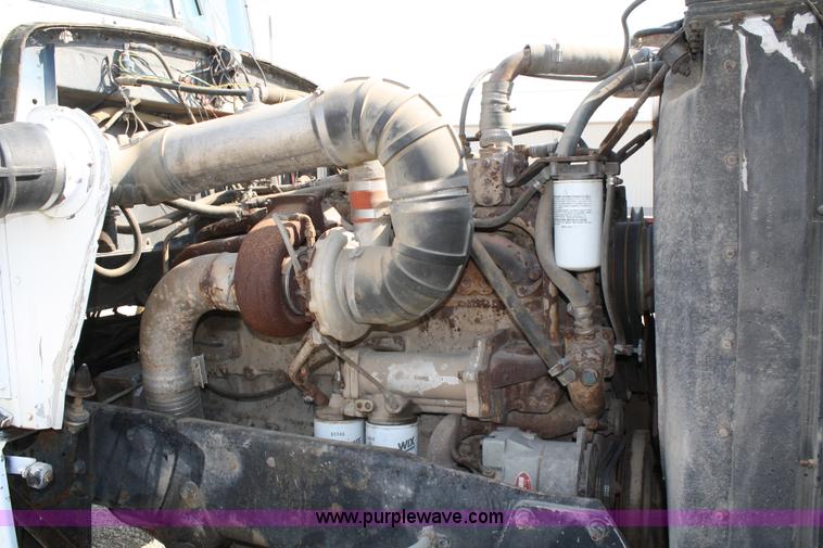 image for item 4892 1979 Peterbilt 359 dump truck