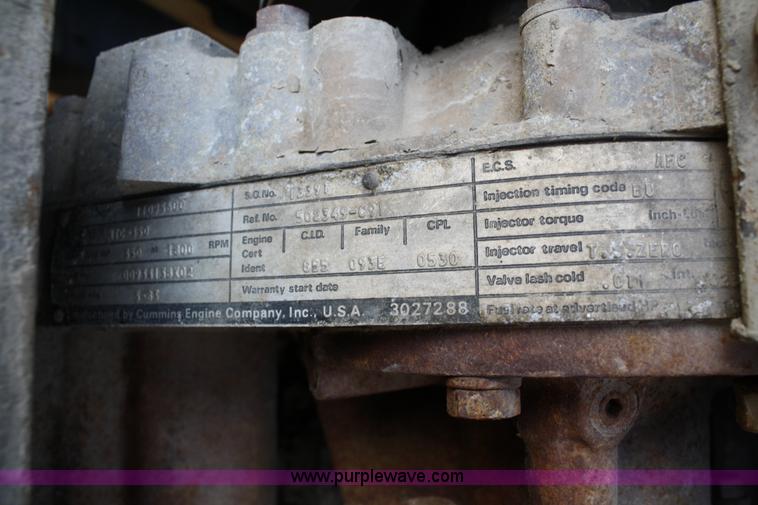 image for item 4892 1979 Peterbilt 359 dump truck