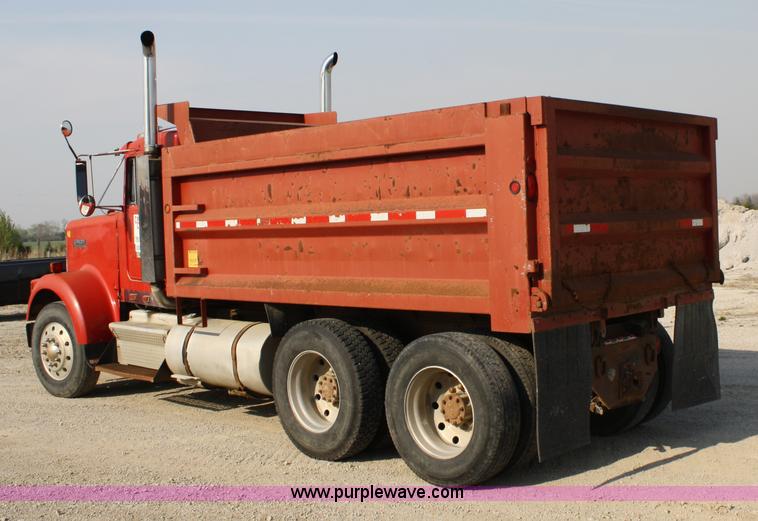 image for item 4893 1984 Kenworth W900 dump truck