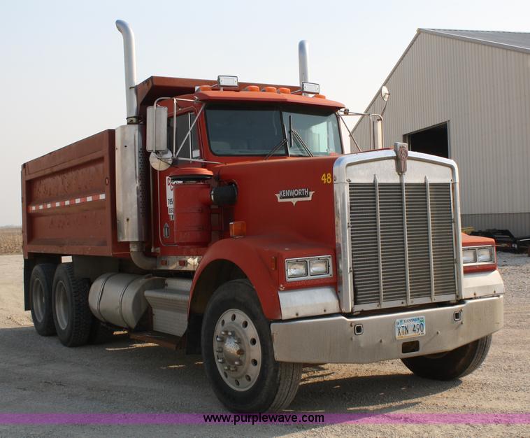 image for item 4893 1984 Kenworth W900 dump truck