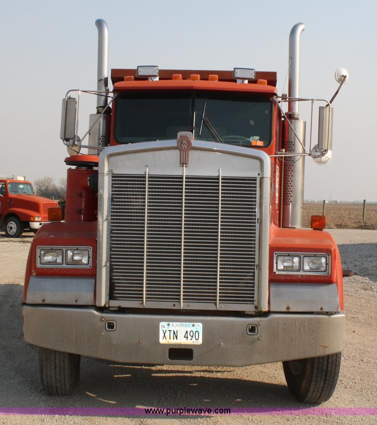 image for item 4893 1984 Kenworth W900 dump truck