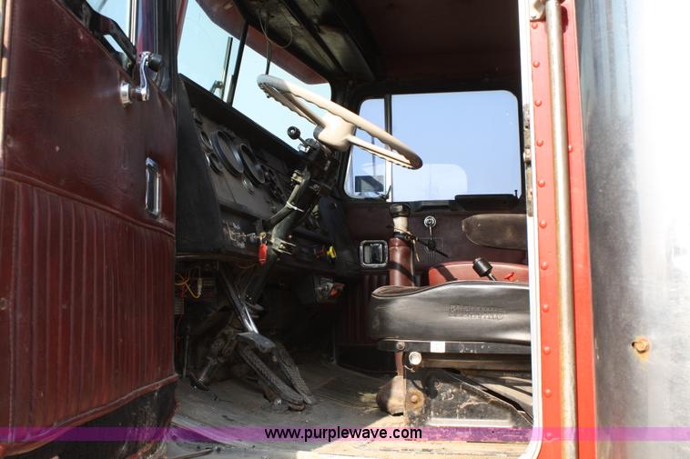 image for item 4893 1984 Kenworth W900 dump truck