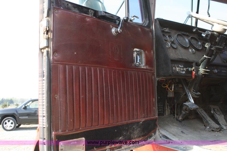 image for item 4893 1984 Kenworth W900 dump truck
