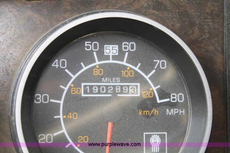 image for item 4893 1984 Kenworth W900 dump truck