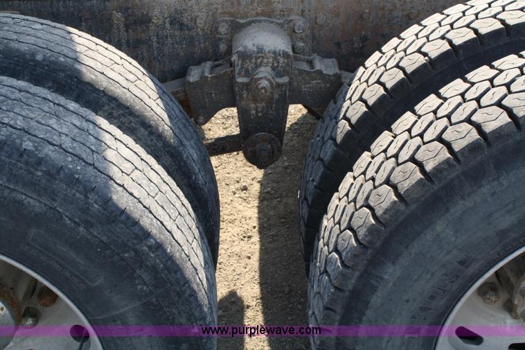 image for item 4893 1984 Kenworth W900 dump truck