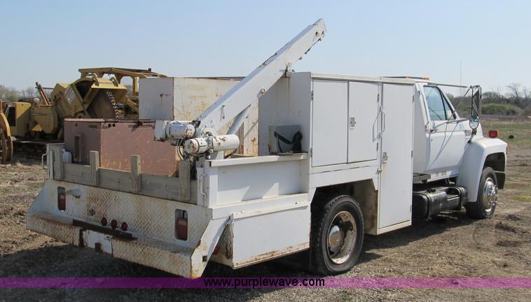 image for item 4894 1989 Ford F700 service truck