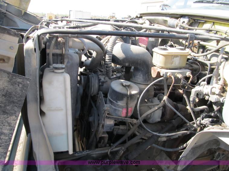 image for item 4894 1989 Ford F700 service truck