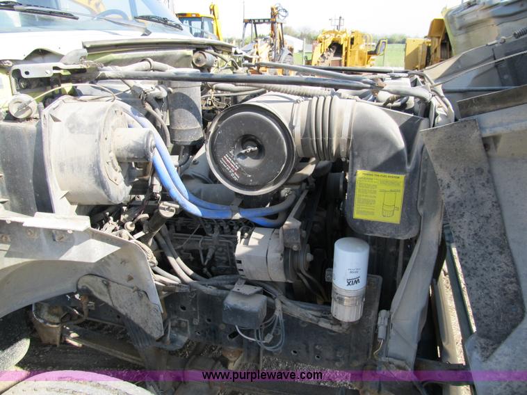 image for item 4894 1989 Ford F700 service truck