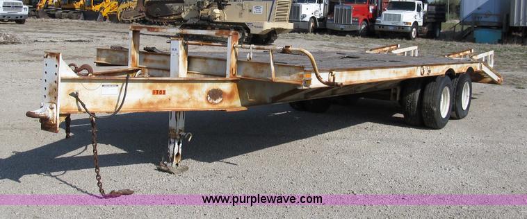 image for item 4895 1987 CZ 25' equipment trailer